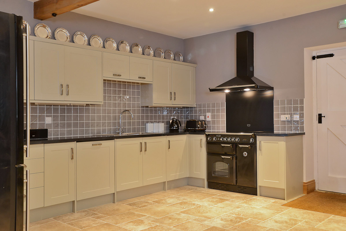 Turner House - spacious kitchen for preparing group meals